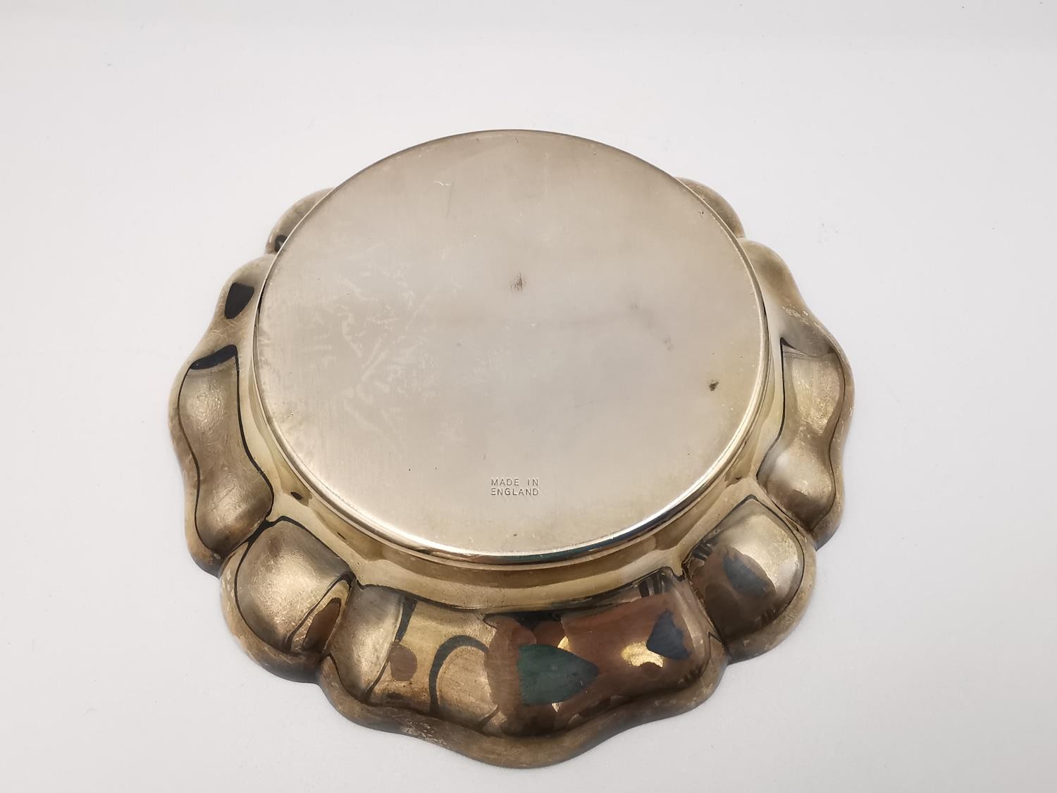 A collection of silver items, including two silver pill boxes, a silver floral form dish by Barker - Image 8 of 19