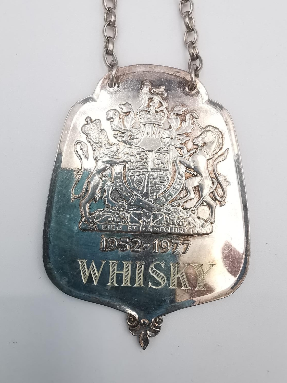 A collection of silver and silver plate items, including two silver drinks labels, a limited edition - Image 6 of 16