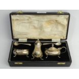 Elkington & Co boxed silver cruet set, Birm.1965. UK Postage £12.