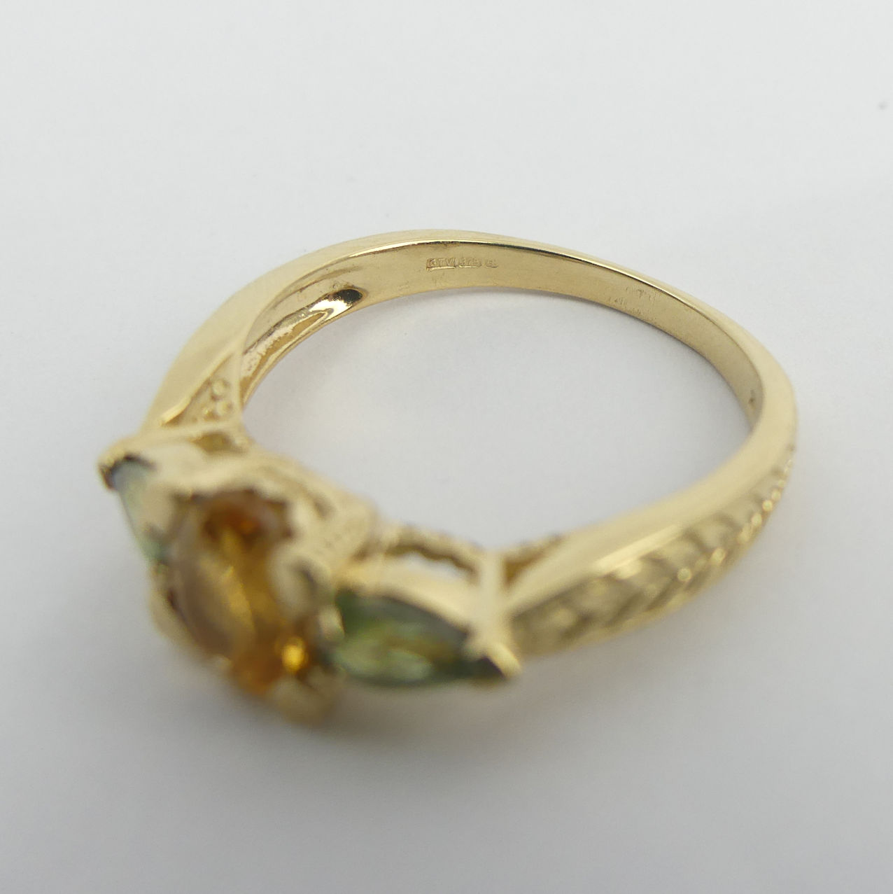 9ct gold citrine and peridot ring, 2.9 grams. Size N 1/2, 7 mm. Uk Postage £12. - Image 6 of 6