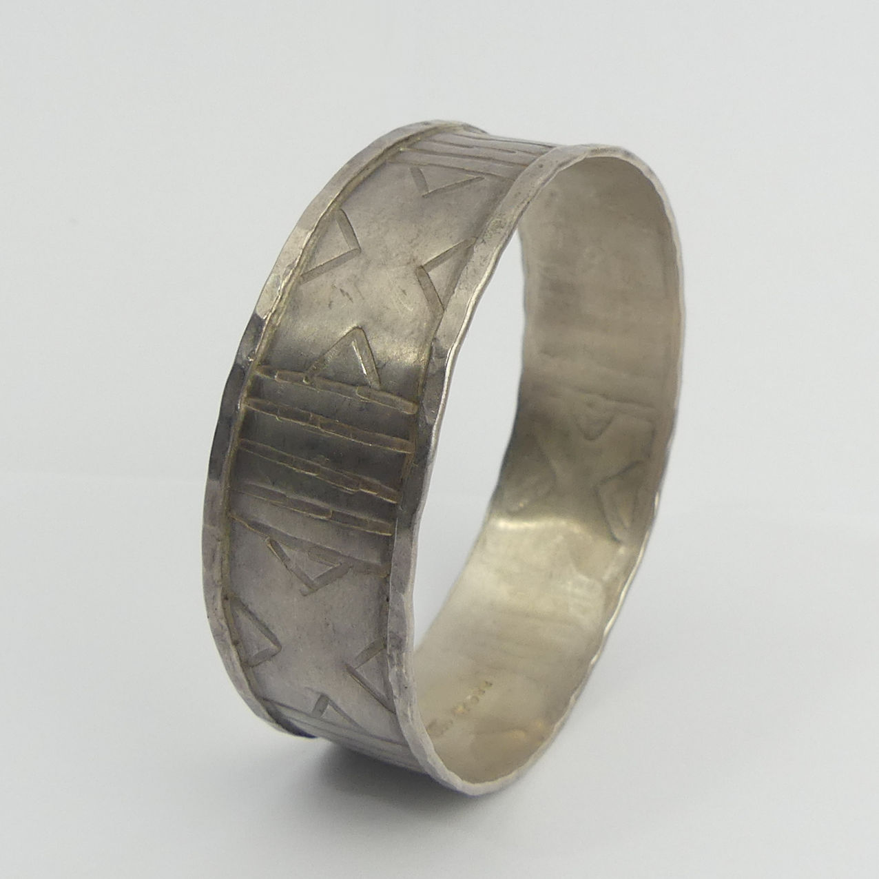 Stylish hand made silver bangle, London 2001, 42 grams. 22 mm wide. Uk Postage £12. - Image 5 of 5