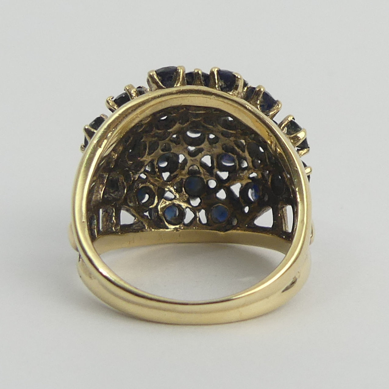 9ct gold sapphire bombe design ring, 7.5 grams, Birm.1963. Size M, 18.5 mm. UK Postage £12. - Image 4 of 5