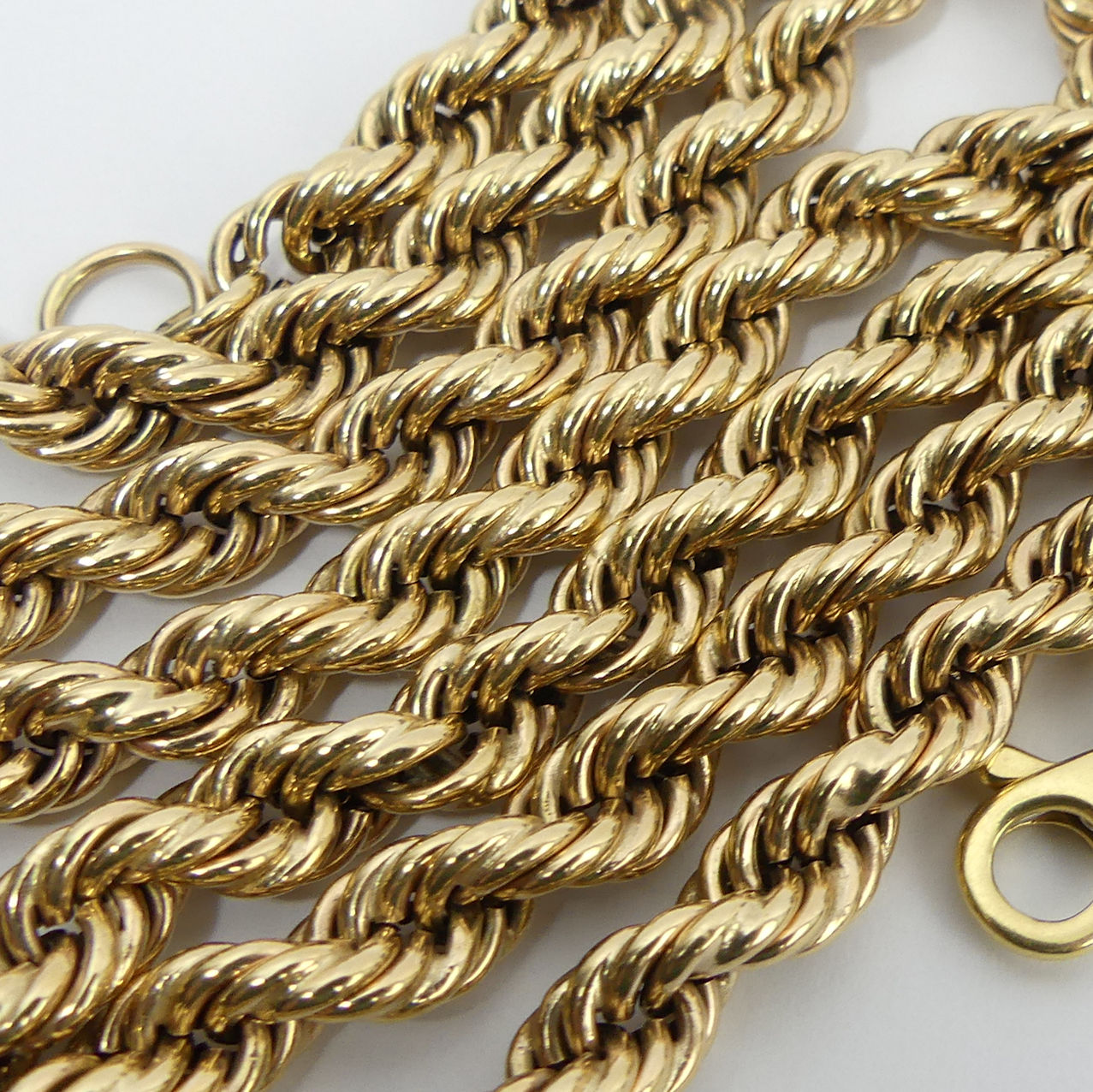 9ct gold rope twist chain necklace, 35.4 grams. 67 cm x 6 mm. UK Postage £12. - Image 2 of 4