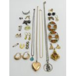 A box of gold and other jewellery, including a citrine pendant. UK Postage £12.