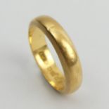 22ct gold wedding ring, 2.8 grams, Birm.1927. Size P, 4.9 mm. UK Postage £12.