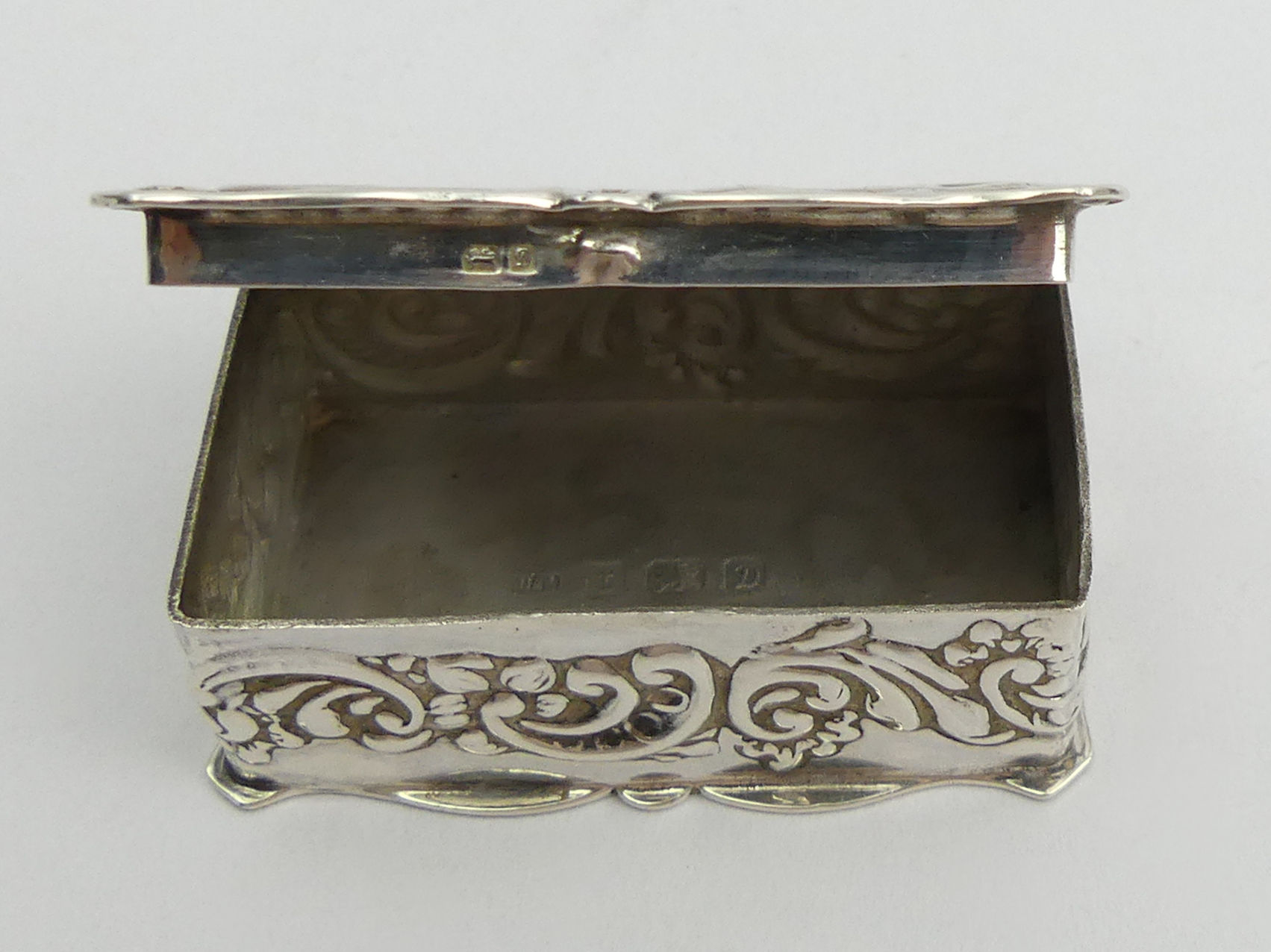 Elizabeth II silver snuff box, Birm.1978, William Manton, 24 grams, 43 x 27 x 15mm. UK Postage £12 - Bild 5 aus 5