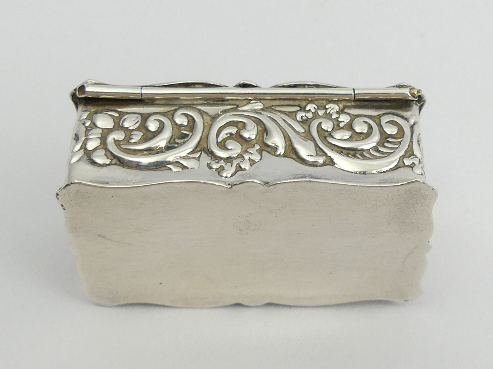 Elizabeth II silver snuff box, Birm.1978, William Manton, 24 grams, 43 x 27 x 15mm. UK Postage £12 - Bild 3 aus 5