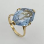 9ct gold blue topaz single stone ring, 7 grams, 32.1mm, Size W. UK Postage £12