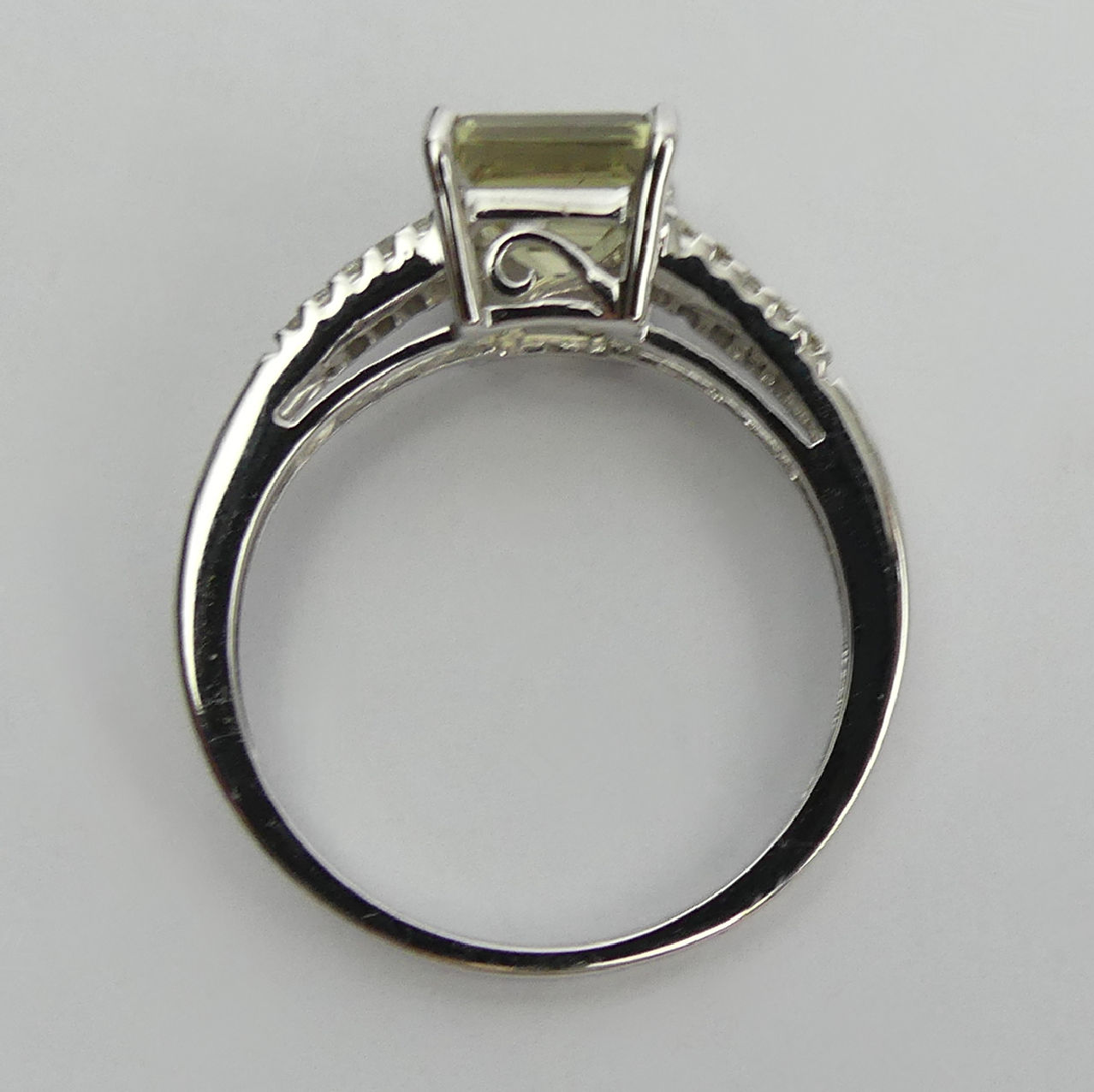 18ct white gold, square cut, zultanite and diamond ring, 2.8grams, 7.3mm, Size N1/2. UK Postage £12. - Image 5 of 6