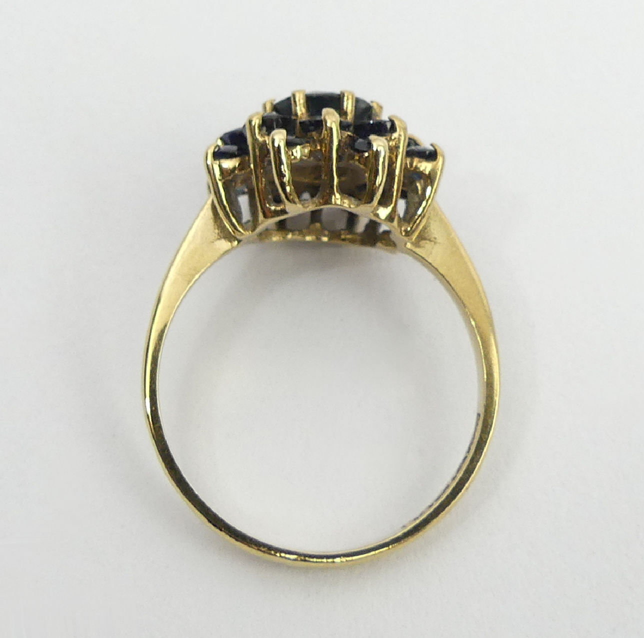 9ct gold sapphire cluster ring, Birm. 1980, 3.4 grams, 14mm, size Q. UK postage £12 - Image 4 of 6
