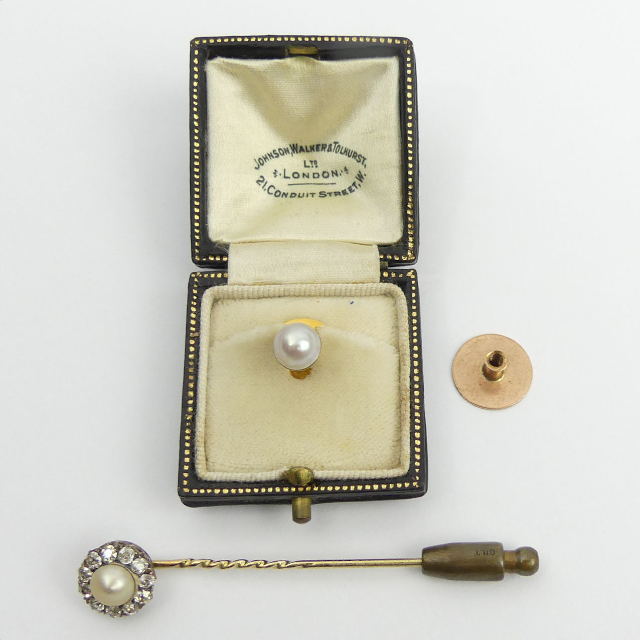 Diamond and cultured pearl stick pin, boxed, and a 9ct gold stud, 4.6 grams gross, stick pin 58mm. - Image 4 of 4