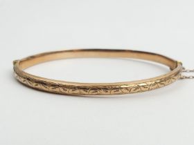 9ct gold hinged bangle, Chester 1913, 4.9 grams. UK Postage £12.