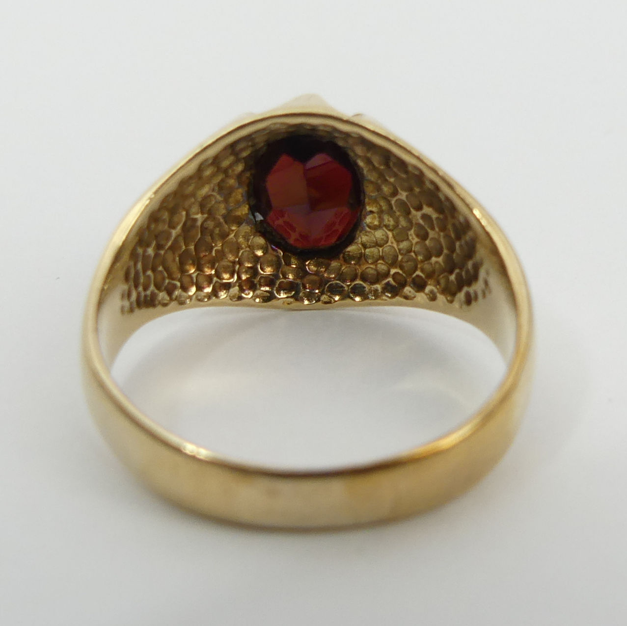 9ct gold garnet single stone ring, London 1976, 4.4 grams, 12.7mm, size Q. UK Postage £12. - Image 4 of 6