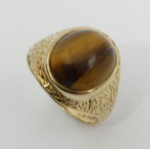 9ct gold tigers-eye single stone ring, 5.4 grams, 18.3mm, size S. UK Postage £12.