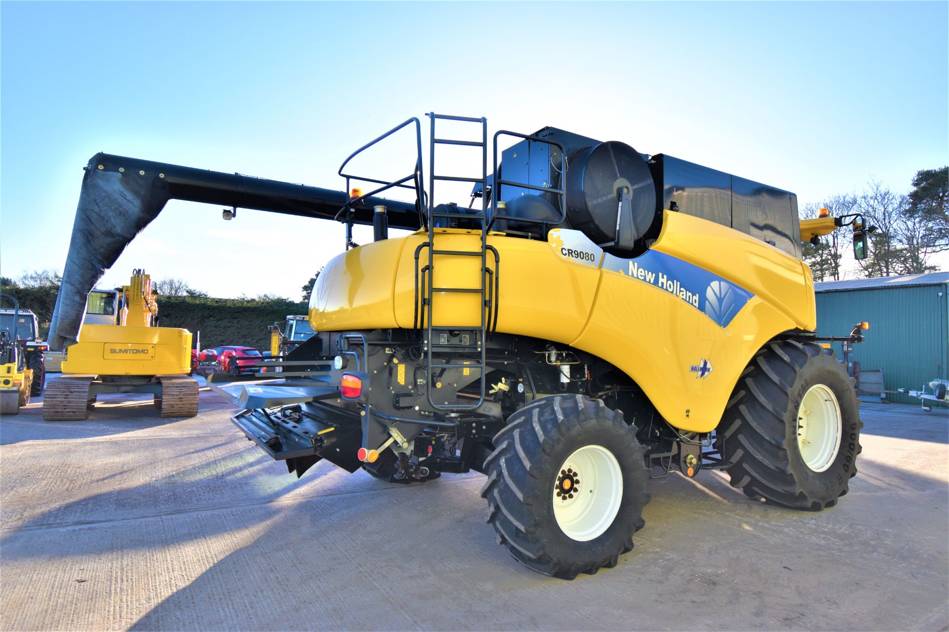 New Holland CR 9080 combine - Image 7 of 20