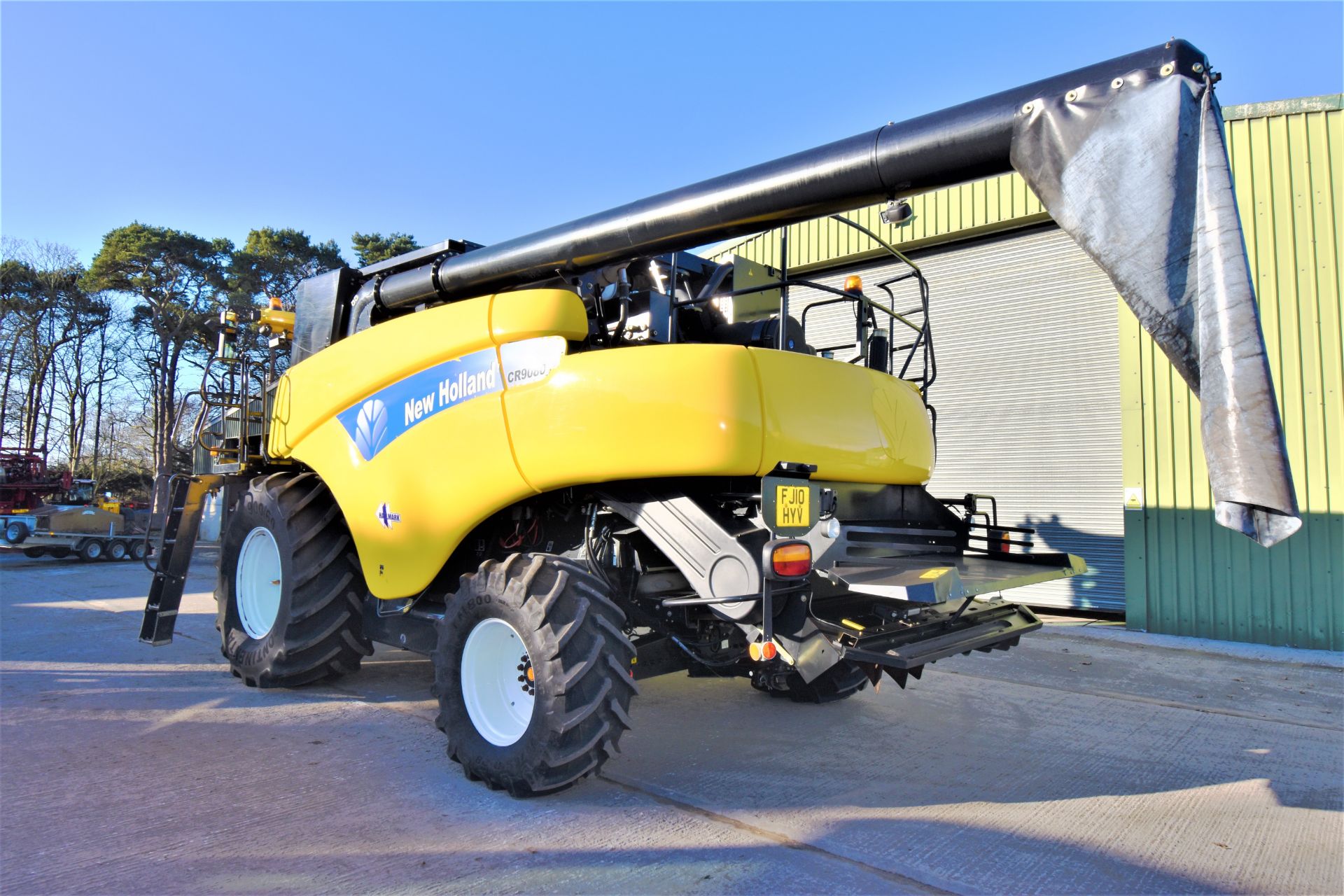 New Holland CR 9080 combine - Image 6 of 20