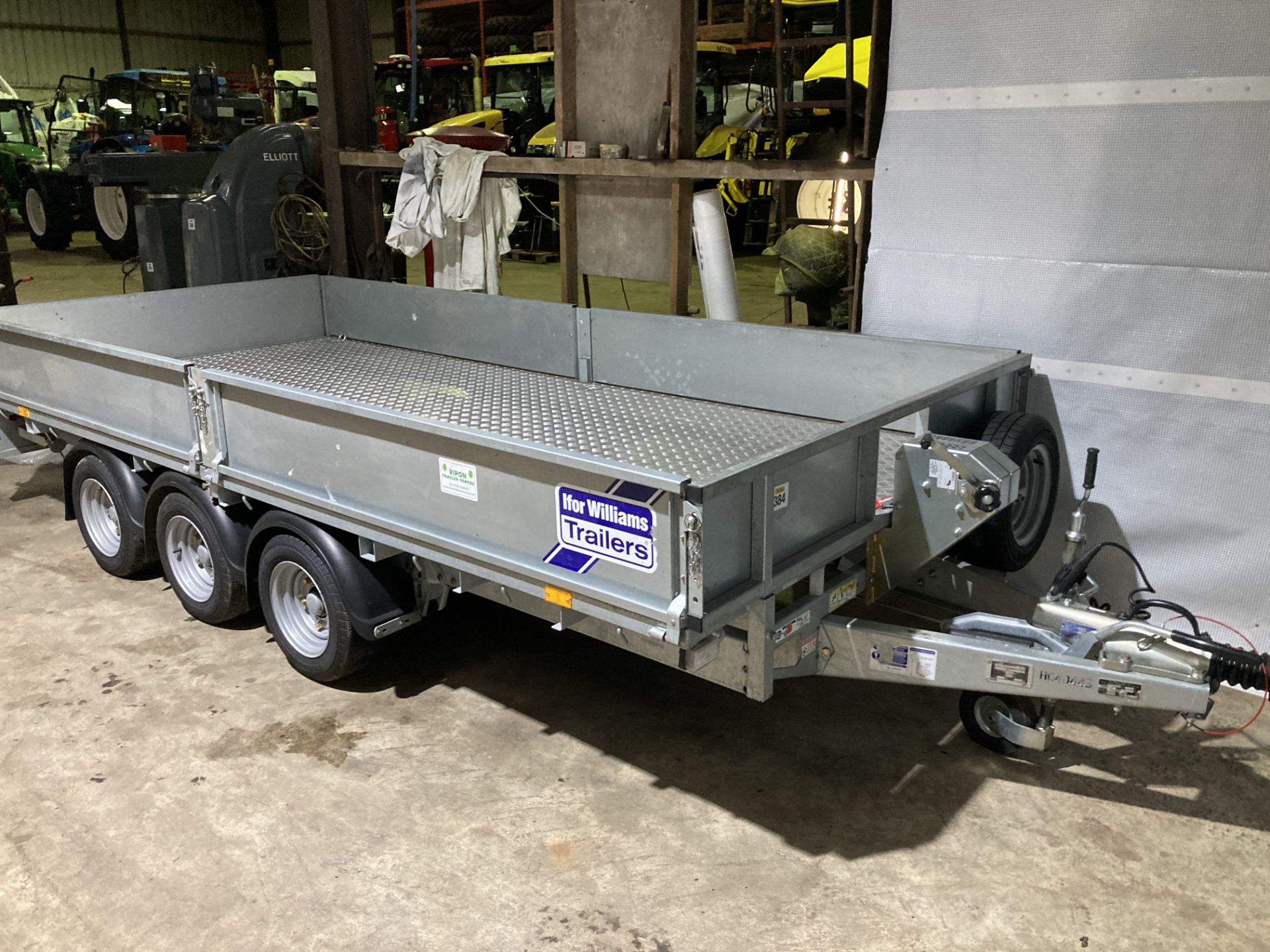 Tri axle Ifor Williams 14ft general purpose trailer (as new)