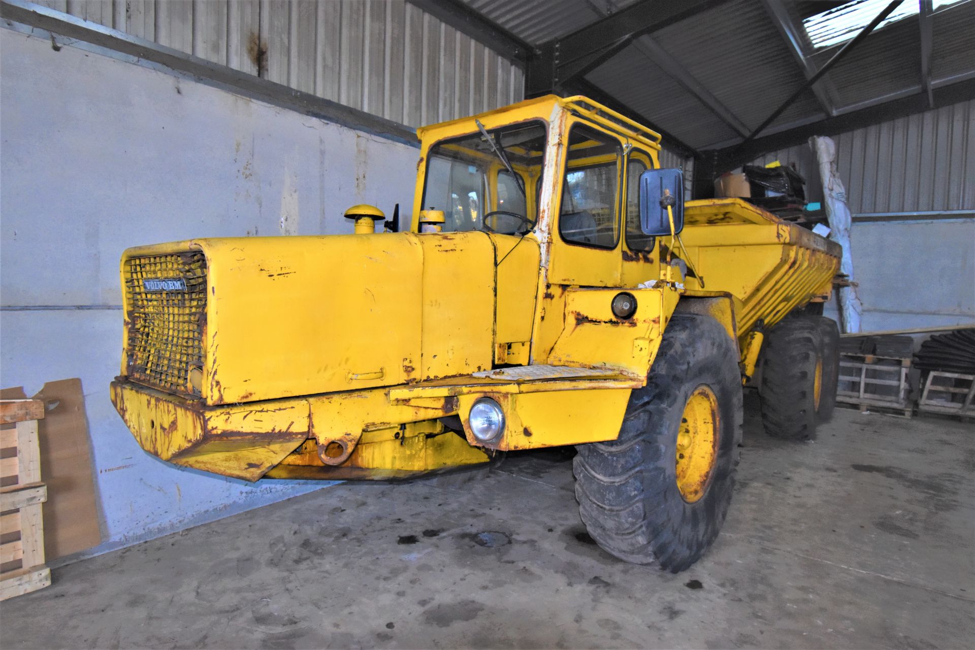 Volvo bm self-propelled dump truck