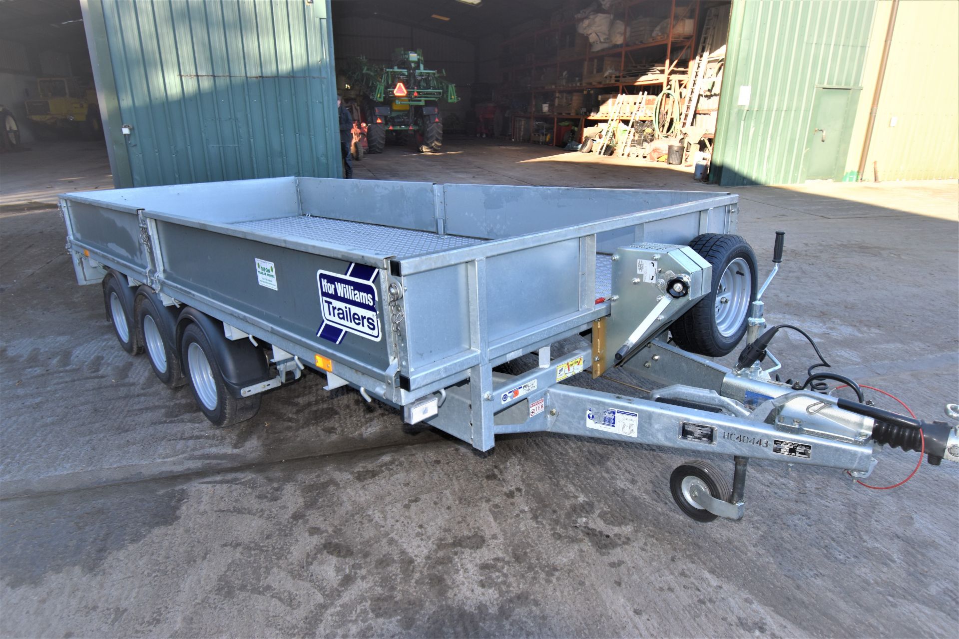 Tri axle Ifor Williams 14ft general purpose trailer (as new) - Image 6 of 7