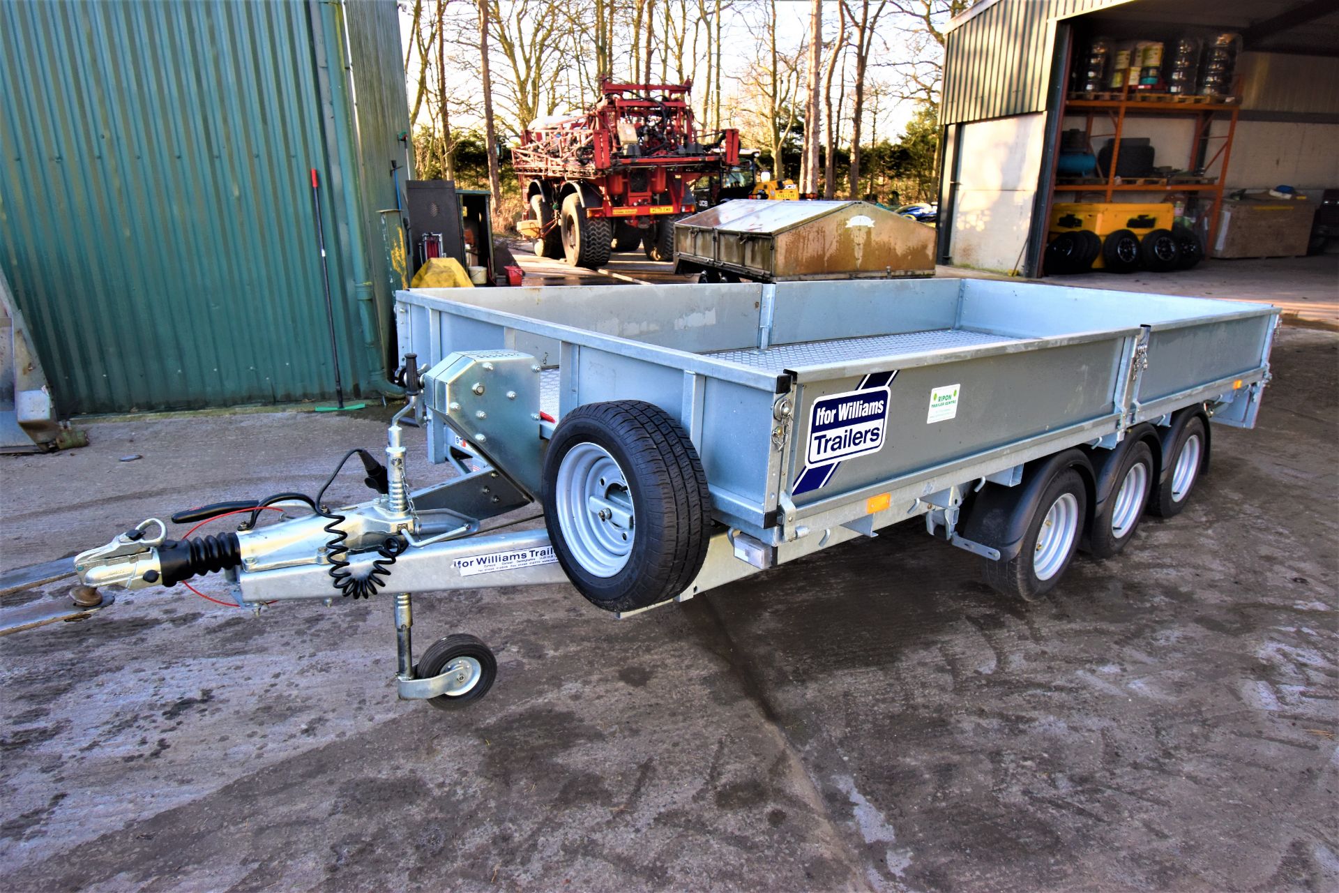 Tri axle Ifor Williams 14ft general purpose trailer (as new) - Image 2 of 7