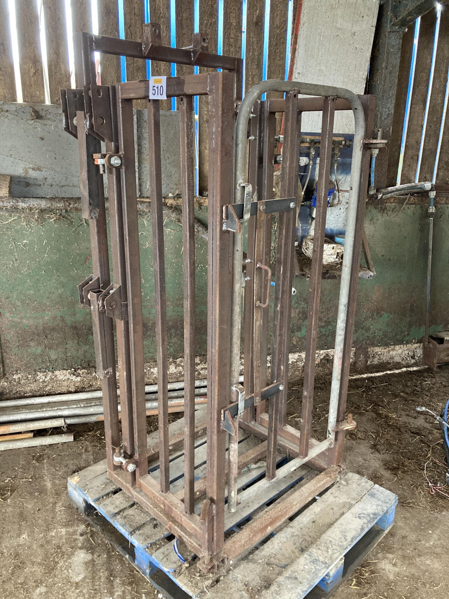 BESPOKE CATTLE RACE GATE