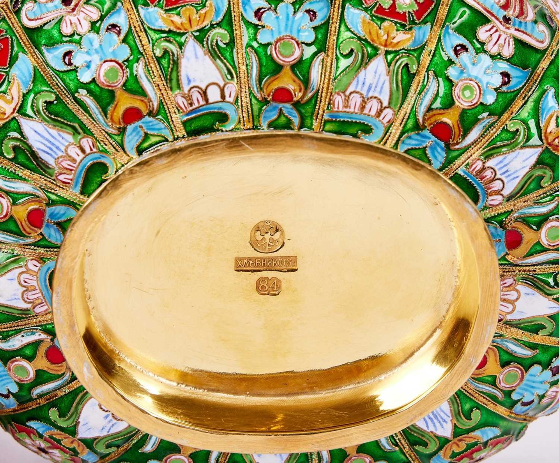 A SILVER GILT, ENAMEL AND GEM SET RUSSIAN STYLE KOVSH - Image 3 of 4