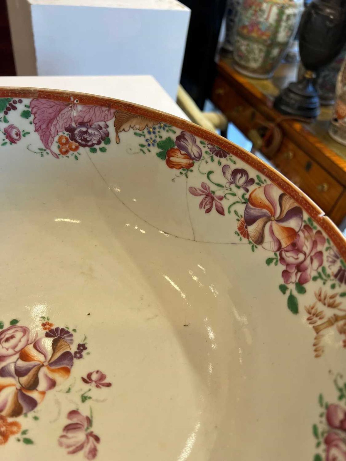 AN EARLY 19TH CENTURY CHINESE PORCELAIN BOWL - Image 9 of 11