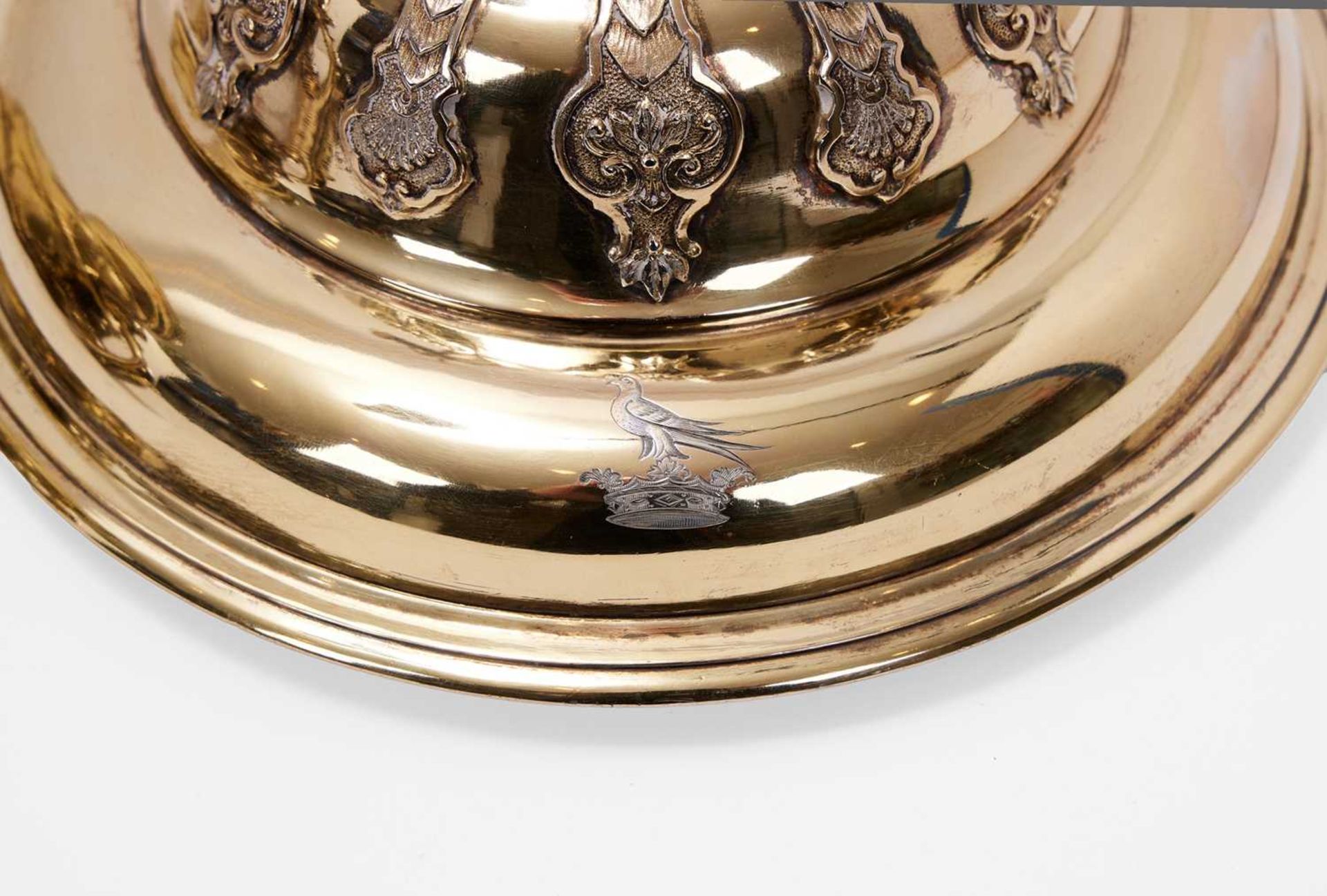 A FINE SILVER GILT EQUESTRIAN TROPHY CUP, LONDON, 1901, ROWLANDS AND FRAZER - Image 5 of 5