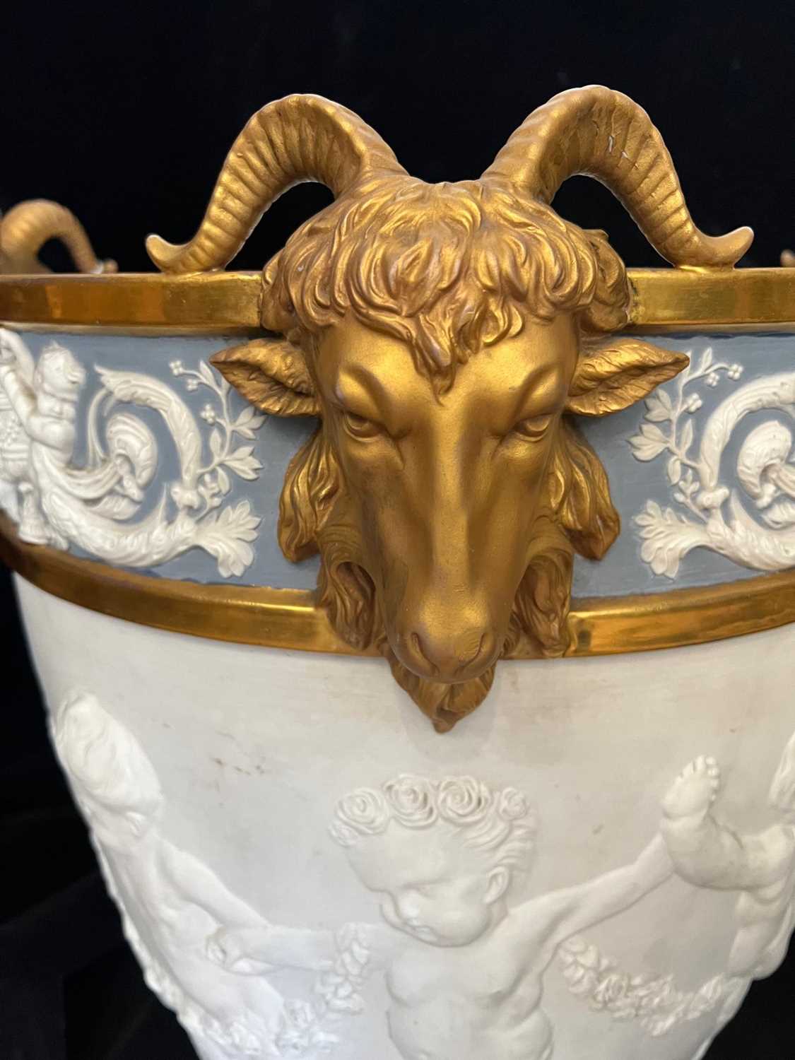 A LARGE 19TH CENTURY NEO-CLASSICAL STYLE BISQUE PORCELAIN AND PARCEL GILT JARDINIERE - Image 4 of 9