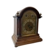 A LATE 19TH / EARLY 20TH CENTURY MAHOGANY BRACKET CLOCK