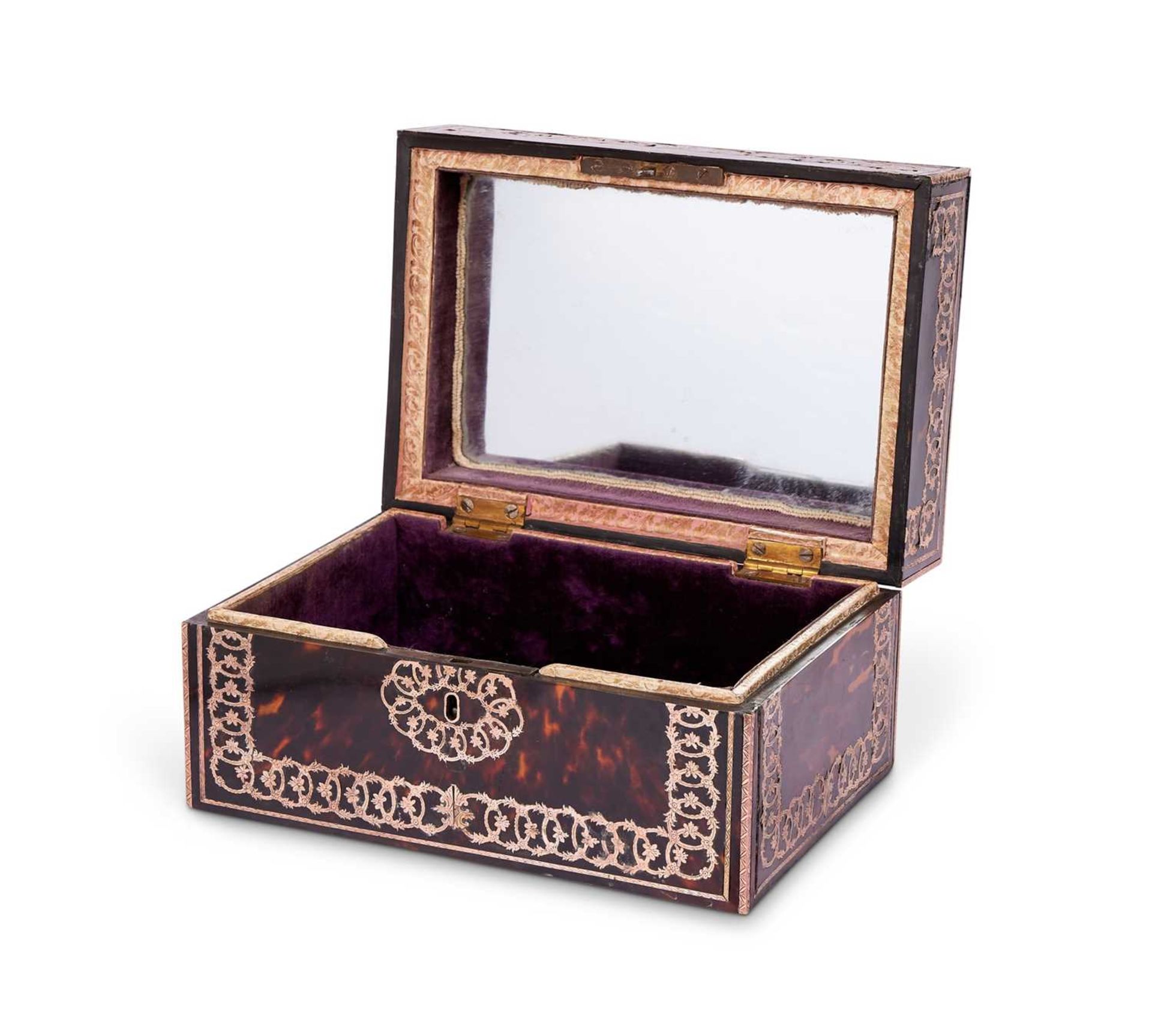 A GOLD AND TORTOISESHELL MOUNTED CASKET, ITALIAN, LATE 18TH / EARLY 19TH CENTURY - Image 2 of 3