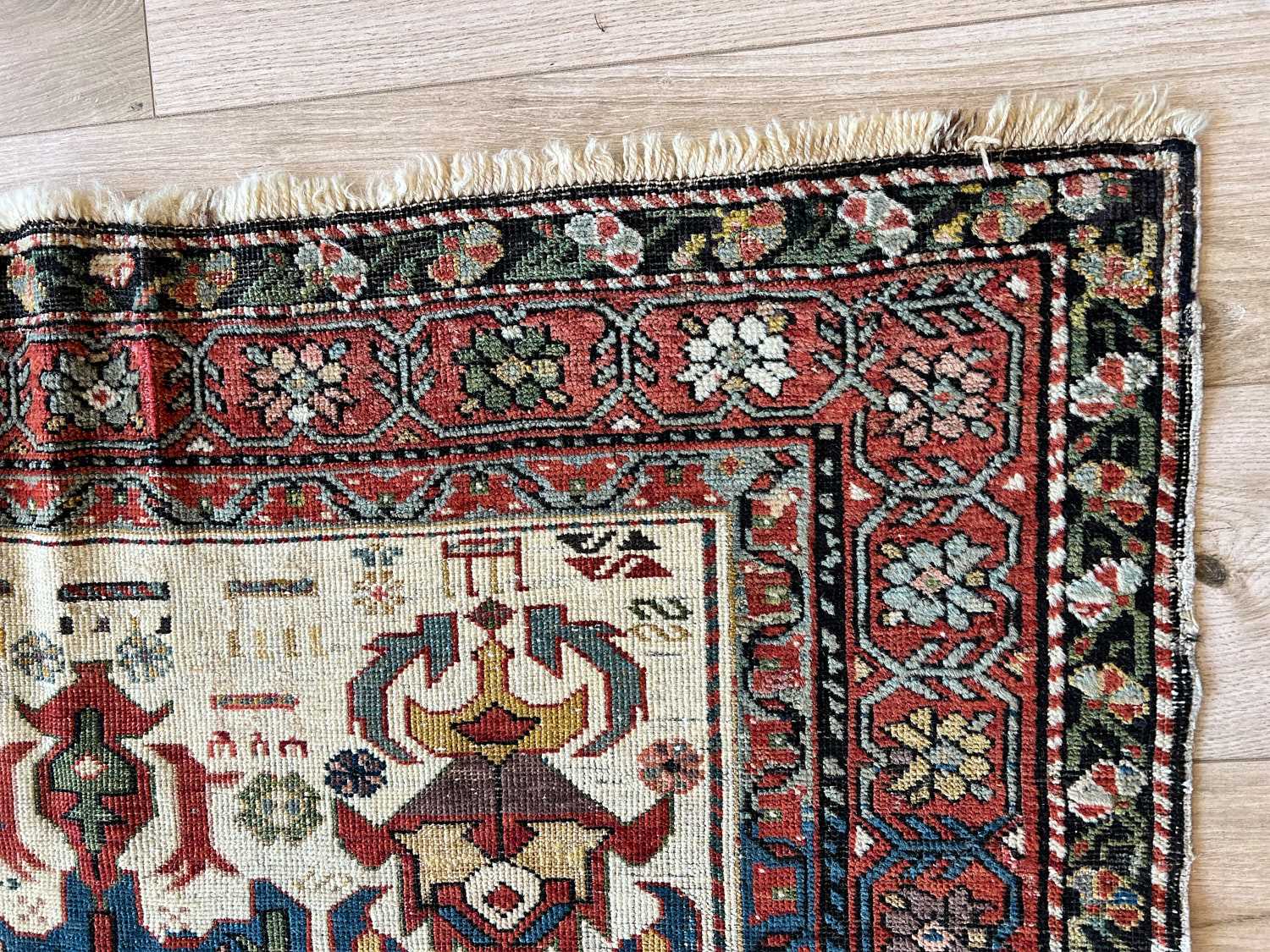 A LATE 18TH CENTURY CAUCASIAN ALPAN KUBA CARPET - Image 2 of 6