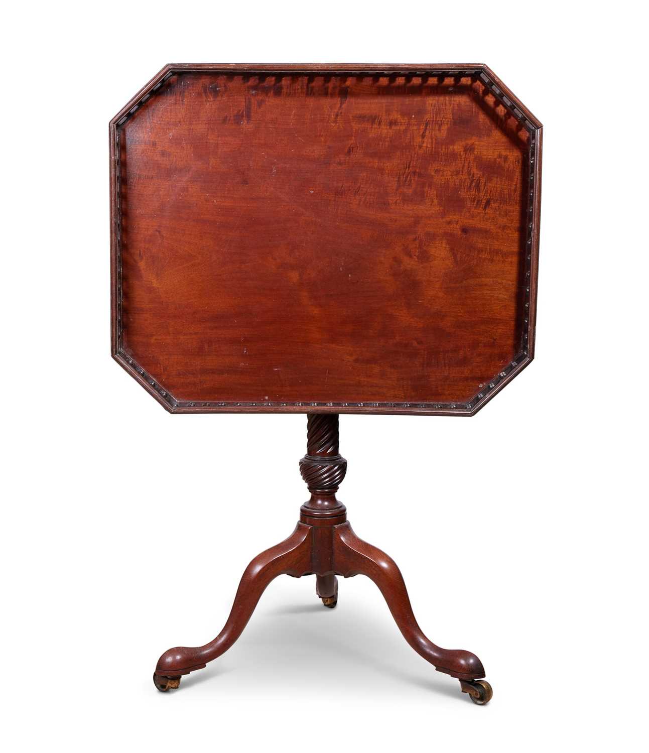 A GEORGE III PERIOD MAHOGANY TILT TOP TEA TABLE - Image 5 of 6