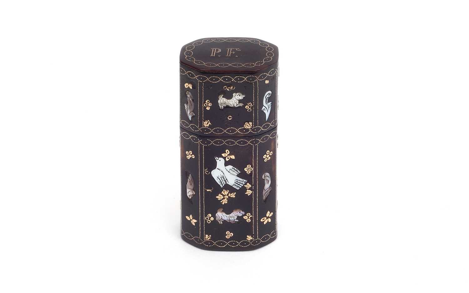 A FINE 18TH CENTURY NEAPOLITAN GOLD PIQUE AND MOTHER OF PEARL INLAID BOX