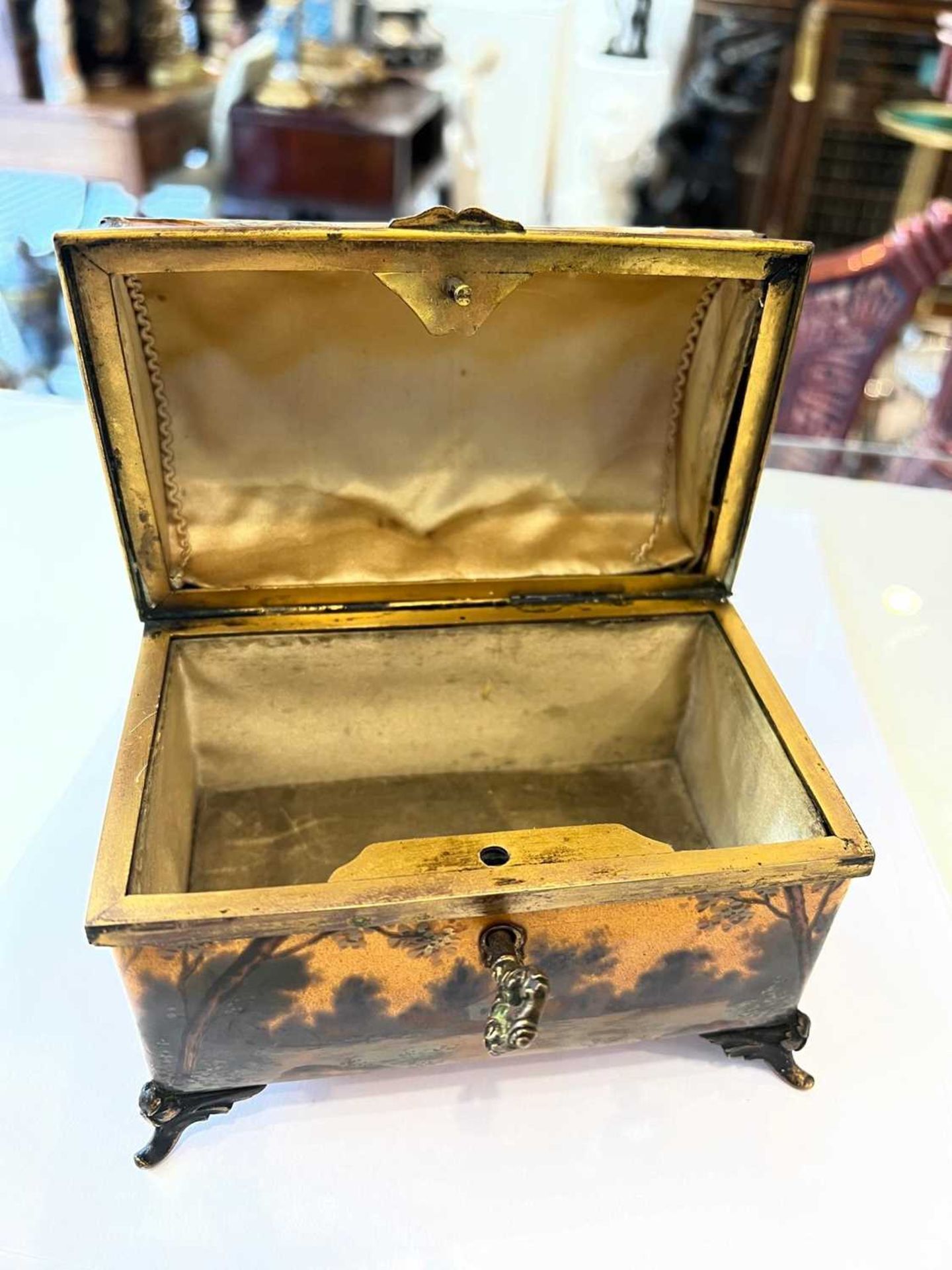A 19TH CENTURY FRENCH LIMOGES ENAMEL AND ORMOLU JEWELLERY BOX - Image 2 of 7