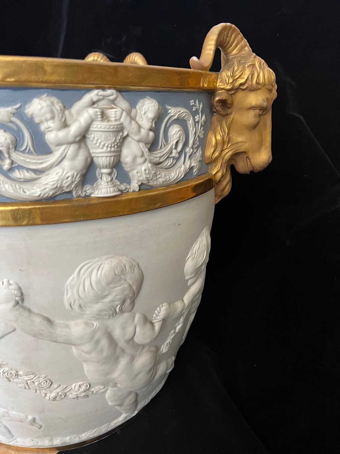 A LARGE 19TH CENTURY NEO-CLASSICAL STYLE BISQUE PORCELAIN AND PARCEL GILT JARDINIERE - Image 3 of 9