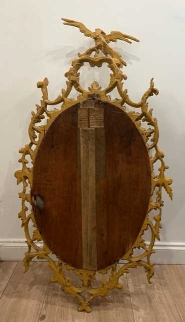 A GEORGE III CHIPPENDALE STYLE GILTWOOD MIRROR - Image 4 of 11