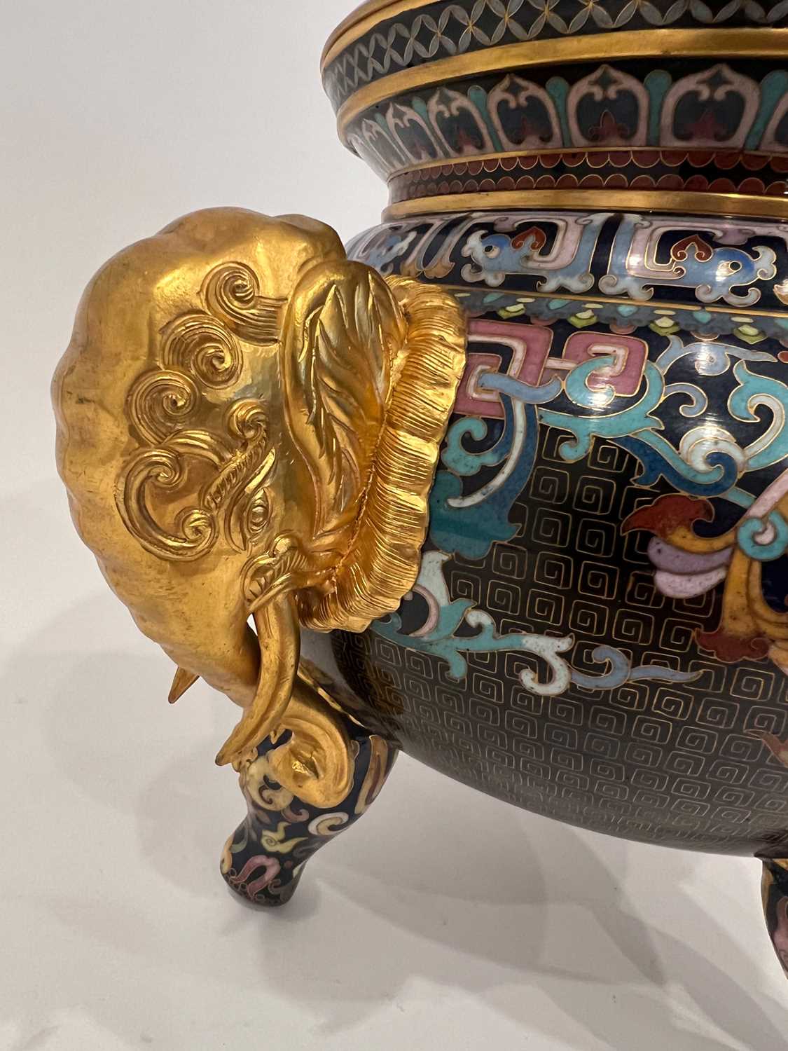 A CHINESE CLOISONNE ENAMEL AND ORMOUL MOUNTED TRIPOD CENSER - Image 5 of 5