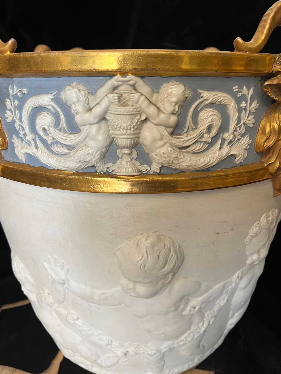 A LARGE 19TH CENTURY NEO-CLASSICAL STYLE BISQUE PORCELAIN AND PARCEL GILT JARDINIERE - Image 5 of 9