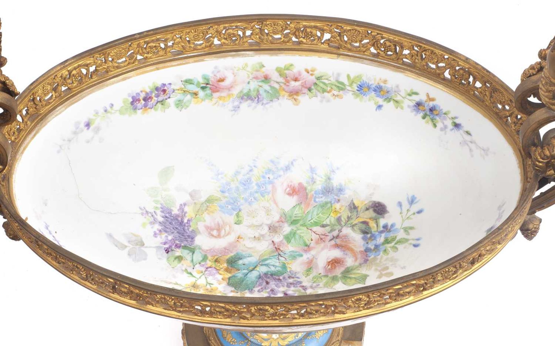 A VERY LARGE LATE 19TH CENTURY FRENCH SEVRES STYLE PORCELAIN AND ORMOLU MOUNTED JARDINIERE - Image 3 of 4
