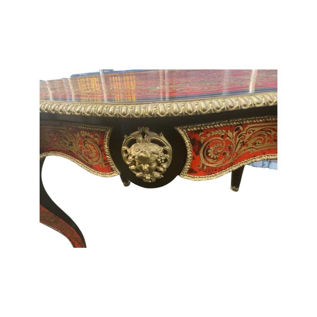 A 19TH CENTURY FRENCH ORMOLU AND TORTOISESHELL MOUNTED BOULLE STYLE TABLE - Image 5 of 5