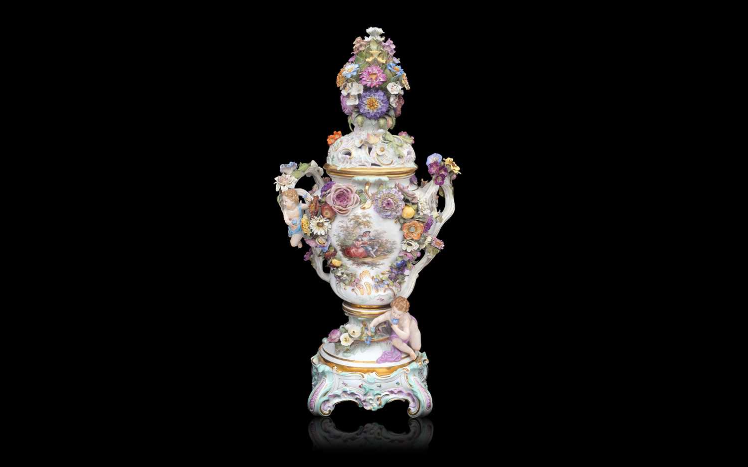 A FINE MONUMENTAL FLOWER ENCRUSTED MEISSEN VASE AND COVER, LATE 19TH / EARLY 20TH CENTURY - Image 2 of 10