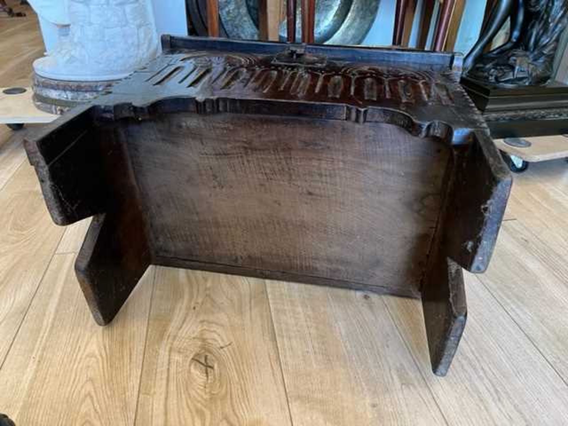 A SMALL 16TH CENTURY GOTHIC PERIOD OAK COFFER - Image 14 of 22