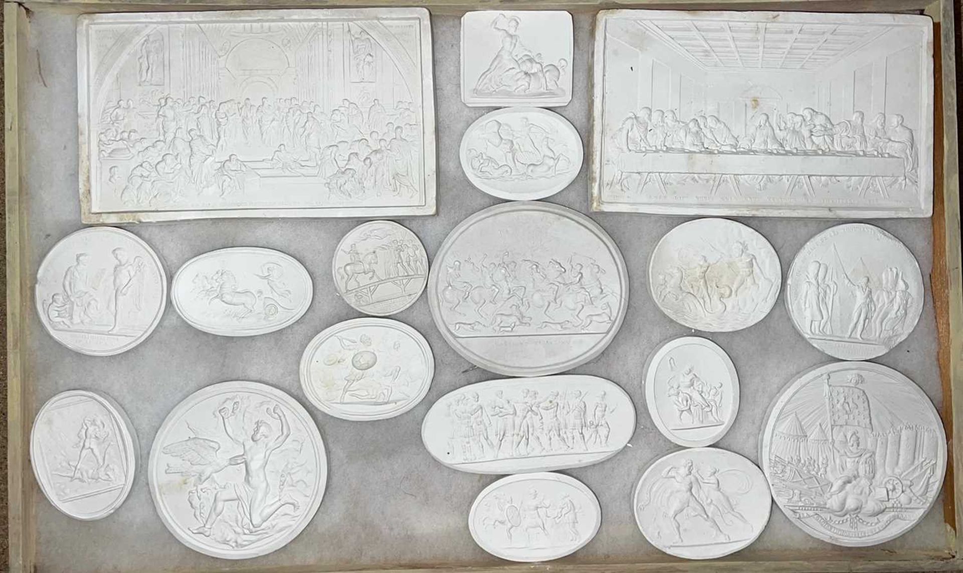 A LARGE COLLECTION OF 19TH CENTURY GRAND TOUR PLASTER INTAGLIOS, 225 APPROX. - Image 10 of 12