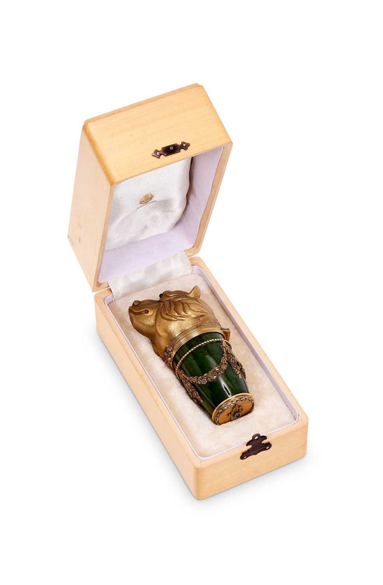 A FABERGE STYLE SILVER GILT, GEM SET AND NEPHRITE JADE BOX MODELLED WITH A BEAR - Image 2 of 13