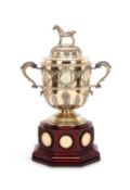 A FINE SILVER GILT EQUESTRIAN TROPHY CUP, LONDON, 1901, ROWLANDS AND FRAZER