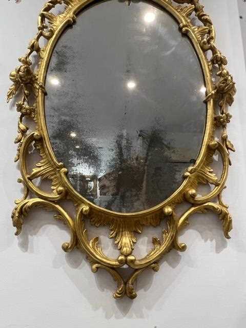 A GEORGE III CHIPPENDALE STYLE GILTWOOD MIRROR - Image 11 of 11