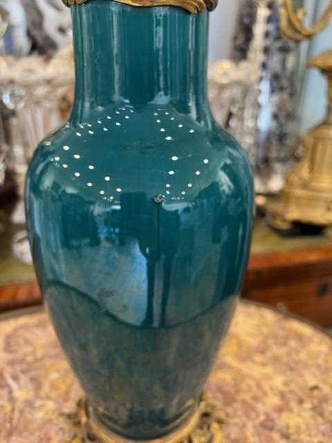 A FINE 19TH CENTURY ORMOLU MOUNTED CHINESE TURQUOISE VASE - Image 3 of 12