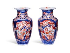 A PAIR OF MEIJI PERIOD IMARI PORCELAIN VASES