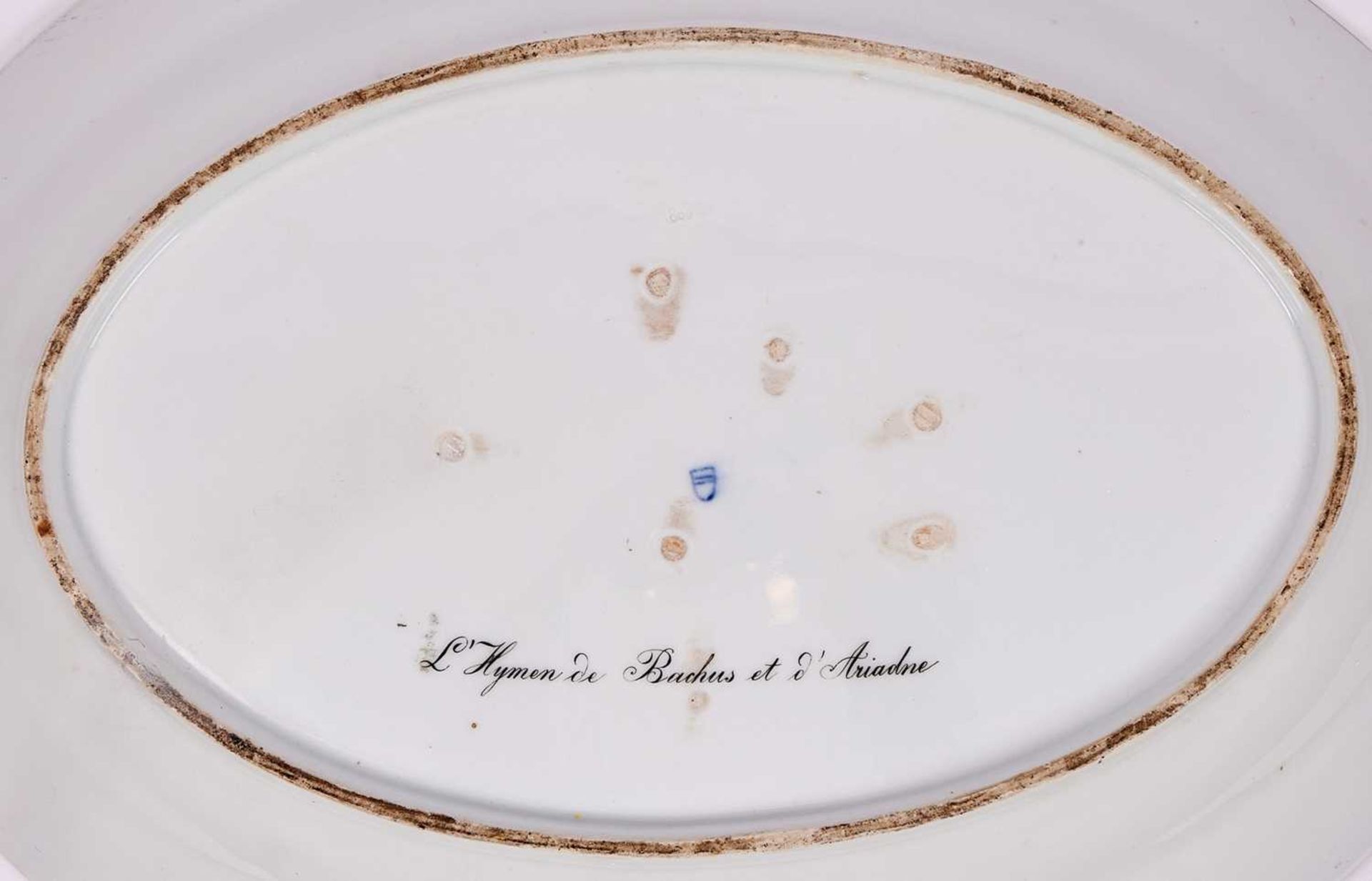 A FINE AND LARGE 19TH CENTURY VIENNA PORCELAIN DISH DEPICTING BACCHUS AND ARIADNE - Image 5 of 5